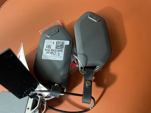 New 2026 Kia Carnival EX image 36