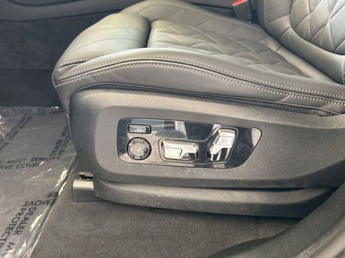 Used 2025 BMW X7 xDrive40i image 67