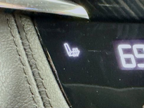 Used 2020 Cadillac XT6 Premium Luxury w/ LPO, Floor Liner Package image 20