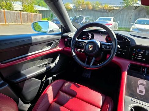 Used 2021 Porsche Taycan RWD image 18