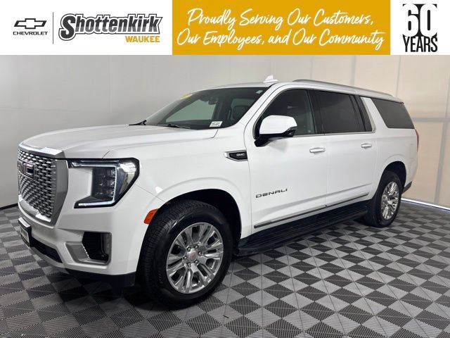 Used 2022 GMC Yukon XL Denali AWD/4WD image 1