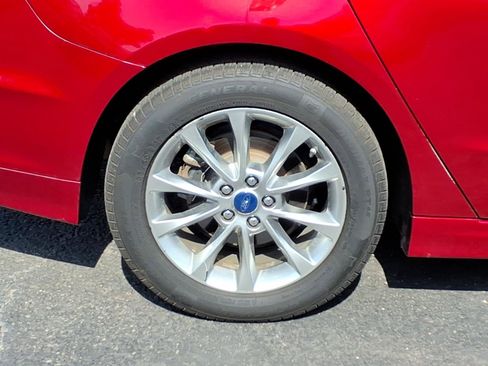 Used 2017 Ford Fusion SE FWD image 20