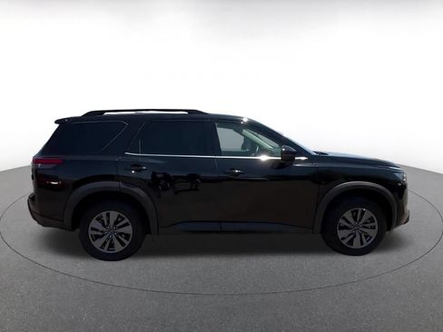 Used 2025 Nissan Pathfinder SV FWD image 16