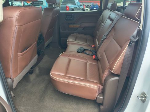 Used 2018 Chevrolet Silverado 1500 High Country AWD/4WD image 14