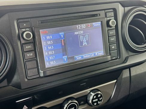 Used 2017 Toyota Tacoma SR image 13