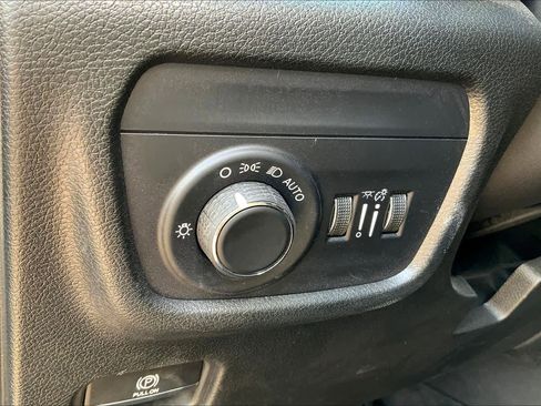 Used 2023 Jeep Grand Cherokee Laredo w/ Luxury Tech Group I image 31