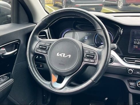Used 2022 Kia Niro EX w/ Cold Weather Package image 12