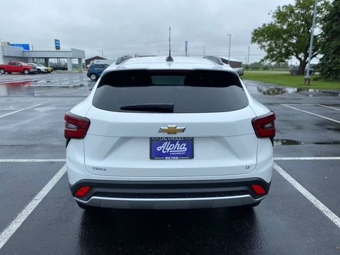 New 2026 Chevrolet Trax LT w/ LT Convenience Package FWD image 6