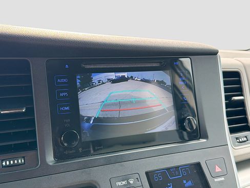 Used 2017 Toyota Sienna LE AWD/4WD image 20