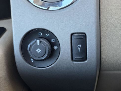 Used 2014 Ford F250 Lariat w/ Lariat Interior Package image 11