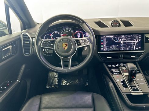 Used 2022 Porsche Cayenne AWD/4WD image 15