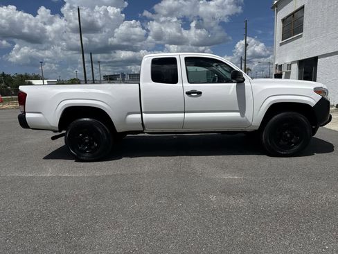 Used 2022 Toyota Tacoma SR RWD image 8