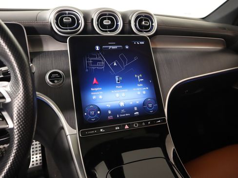 Used 2023 Mercedes-Benz GLC 300 4MATIC image 5