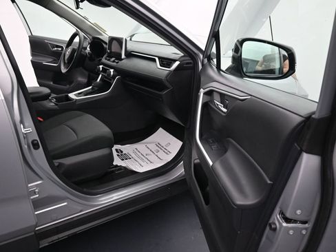 Used 2024 Toyota RAV4 XLE AWD/4WD image 23