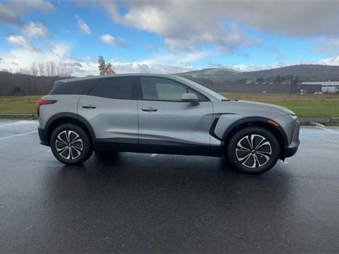 New 2025 Chevrolet Blazer EV LT image 9
