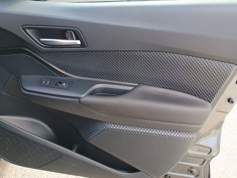 Used 2018 Toyota C-HR XLE image 19