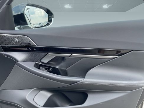 Used 2026 BMW 530i w/ Executive Package image 31