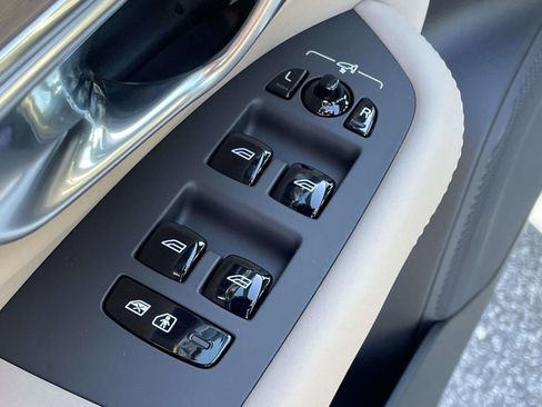 New 2026 Volvo XC90 B6 Ultra w/ Lounge Package image 7