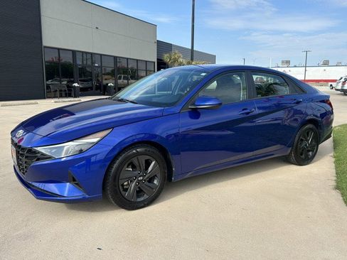 Used 2023 Hyundai Elantra SEL FWD image 10