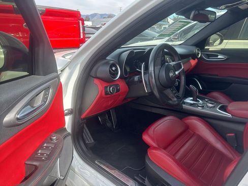 Used 2021 Alfa Romeo Giulia Ti Sport image 5