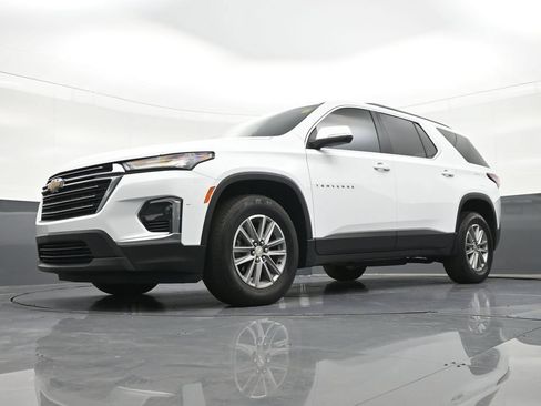 Used 2024 Chevrolet Traverse LT FWD image 25