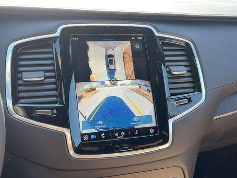 Certified 2024 Volvo XC90 B6 Ultimate w/ Lounge Package image 25