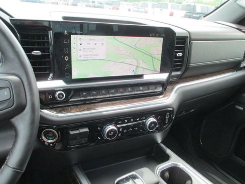 Used 2025 GMC Sierra 1500 Elevation w/ Elevation Premium Package AWD/4WD image 33