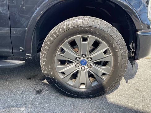 Used 2016 Ford F150 Lariat w/ Equipment Group 502A Luxury AWD/4WD image 12