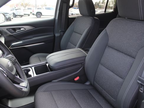 New 2026 Chevrolet Traverse LT image 9