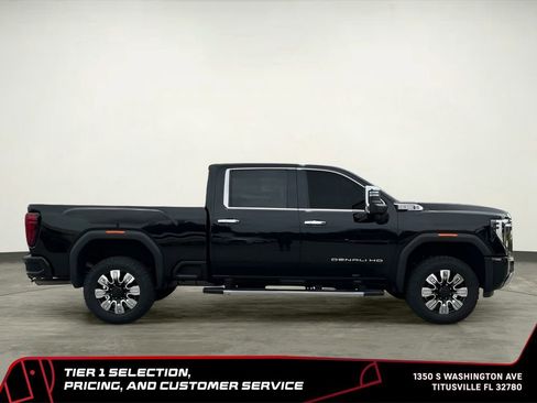 Used 2024 GMC Sierra 2500 Denali AWD/4WD image 15