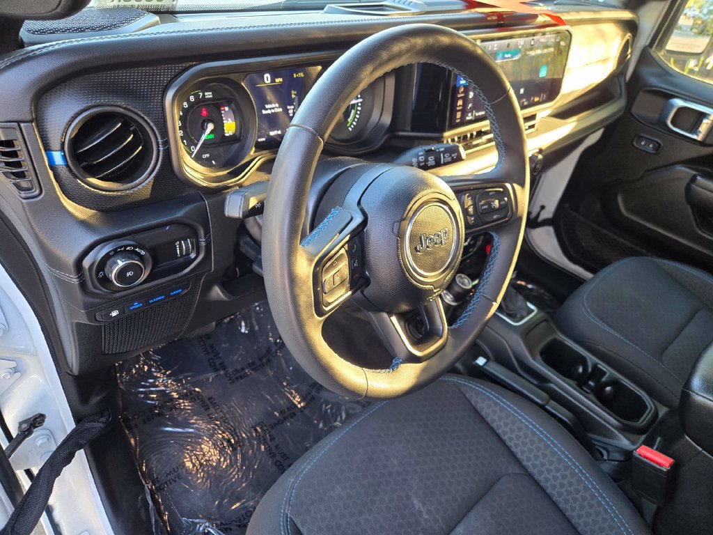 Used 2024 Jeep Wrangler Unlimited Rubicon 4xe AWD/4WD image 18