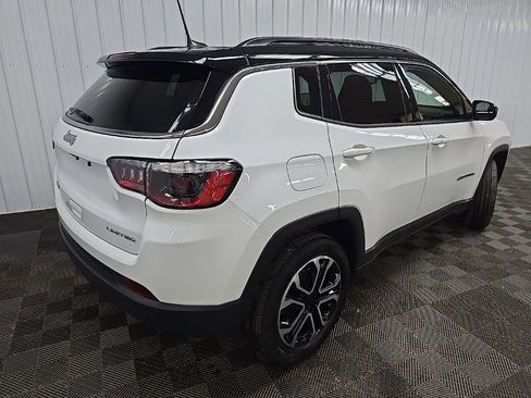 Used 2023 Jeep Compass Limited image 10