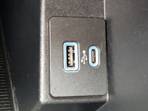 Used 2024 Ford Edge SEL image 19