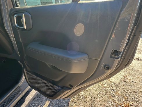 Used 2021 Jeep Wrangler Unlimited Sahara image 20