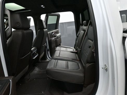 Used 2022 GMC Sierra 2500 Denali w/ Denali Ultimate Package image 30
