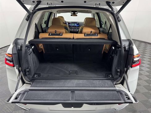 Used 2023 BMW X7 xDrive40i image 14