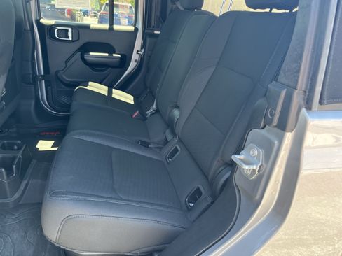 Used 2020 Jeep Gladiator Sport w/ Quick Order Package 24S AWD/4WD image 17