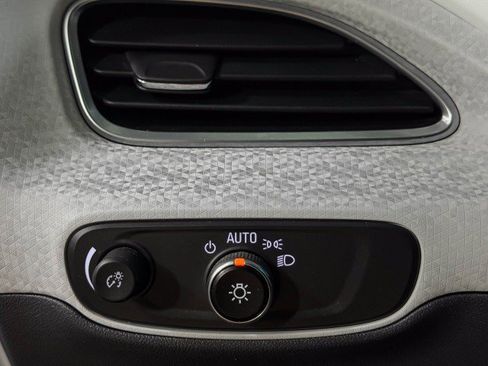 Used 2021 Chevrolet Bolt LT image 25