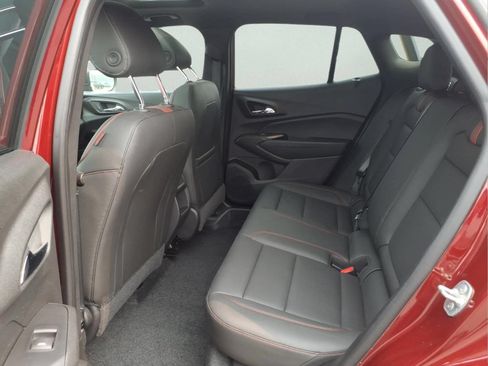 Certified 2024 Chevrolet Trax RS w/ Sunroof Package FWD image 14