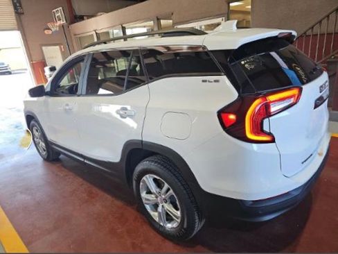 Used 2024 Chevrolet Equinox LS image 7