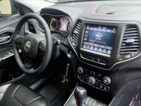 Used 2022 Jeep Cherokee Trailhawk w/ Trailer Tow Group image 32