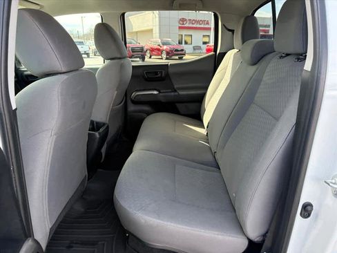 Used 2023 Toyota Tacoma SR5 w/ Technology Package image 9