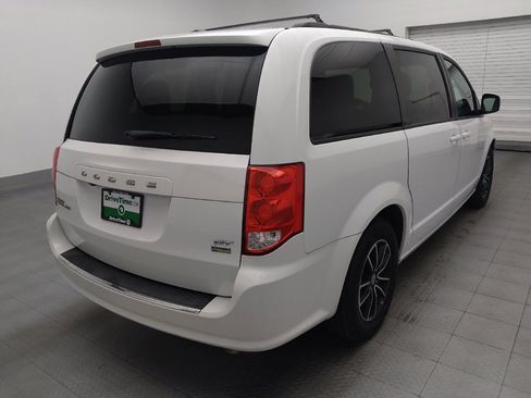 Used 2018 Dodge Grand Caravan GT FWD image 9