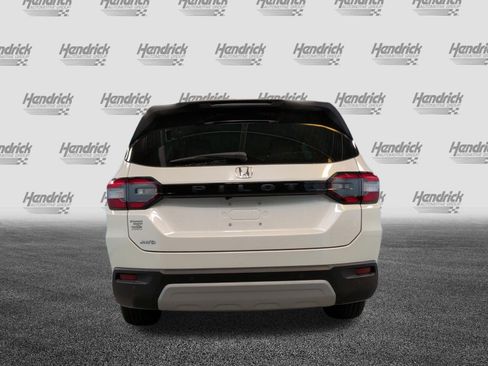 Used 2025 Honda Pilot EX-L image 10
