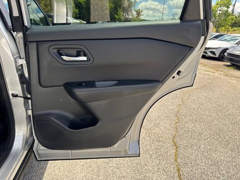 Used 2025 Nissan Rogue SV FWD image 16