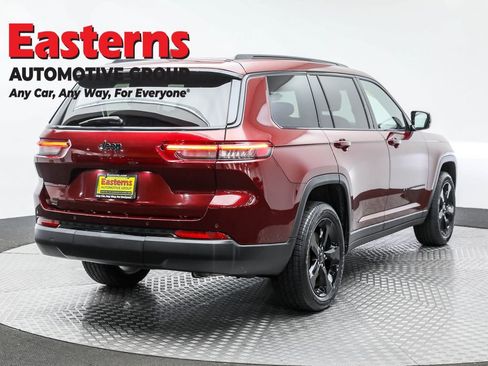 Used 2023 Jeep Grand Cherokee L Laredo image 5