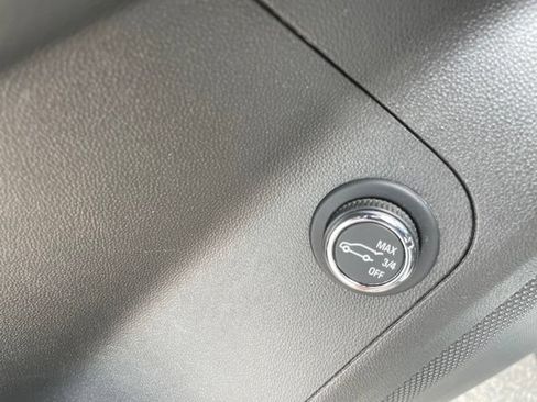 Used 2018 GMC Acadia SLE AWD/4WD image 23