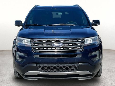 Used 2016 Ford Explorer XLT w/ Equipment Group 202A AWD/4WD image 4