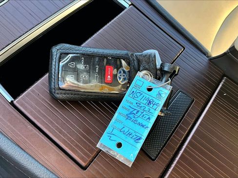 Used 2022 Toyota Sienna XLE image 14