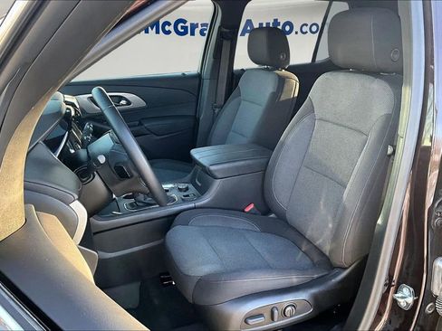 Used 2023 Chevrolet Traverse LT image 23